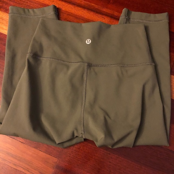 SOLD crop 21 leggings olive green - Picture 1 of 4